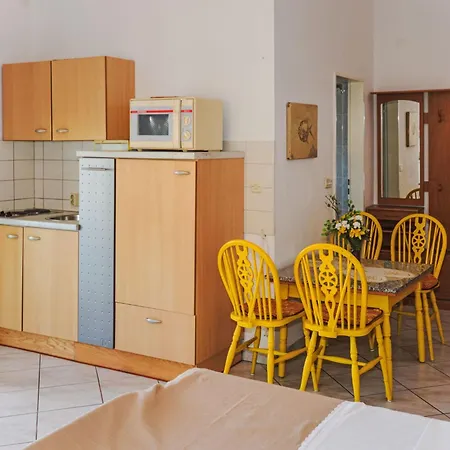 Jako-1 By Interhome Slatine